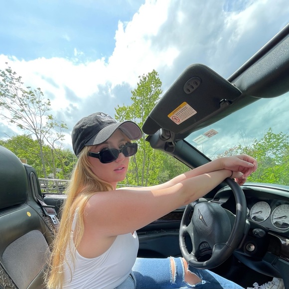 Meet your Posher, Emma - Picture 1 of 1